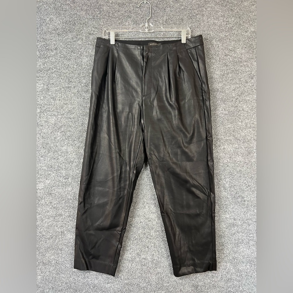 Banana Republic Women’s Pants Size 8 Black Faux Leather Cropped Pleated Pants